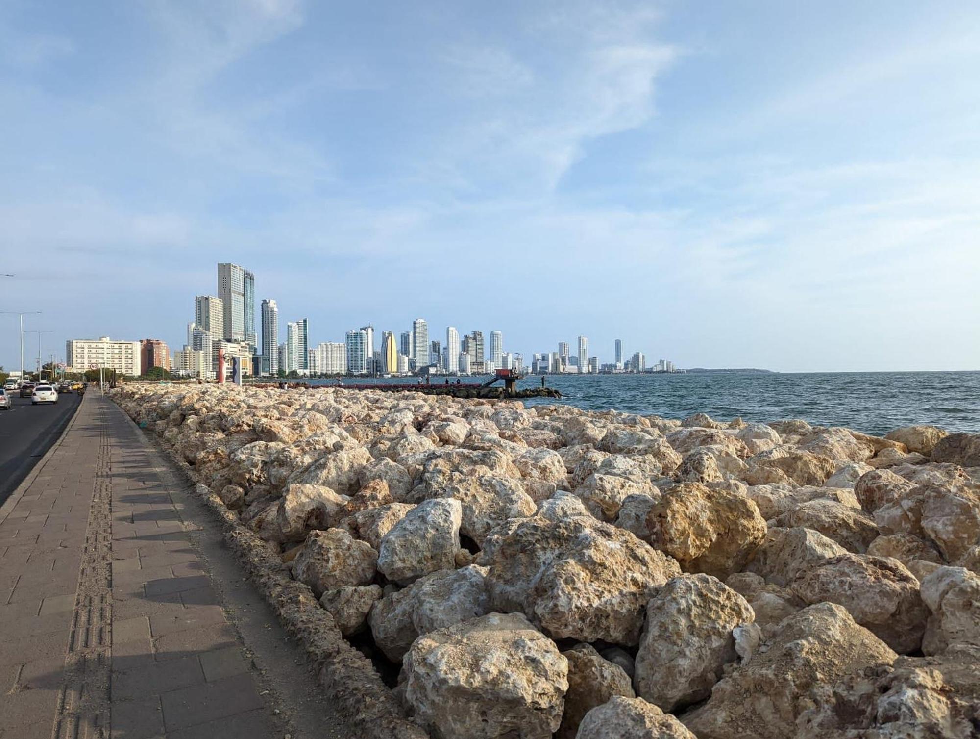 U-go Edificio H2 En Bocagrande Frente Al Mar *